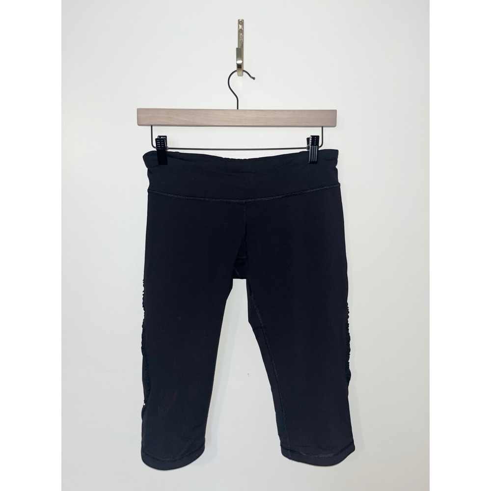 Lululemon Black Run Inspire Crop Capri Leggings Reflective Ruffle Trim | Size 8